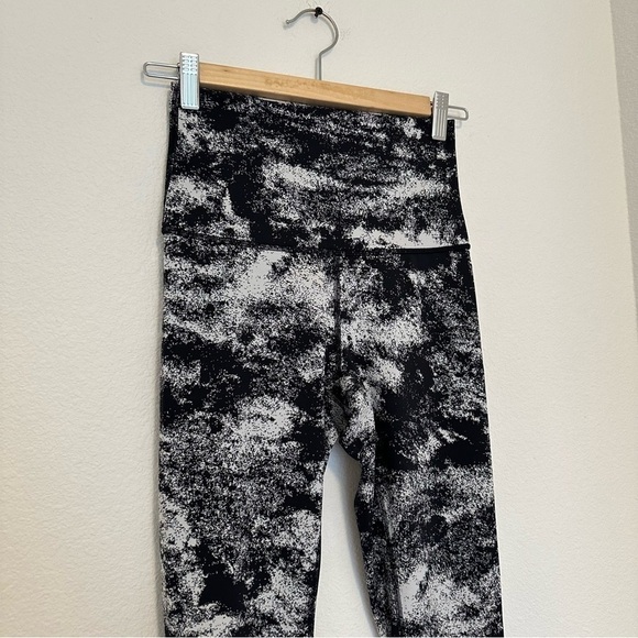 Lululemon Wunder Under Super High-Rise Leggings Jacquard Black & White Size 6 - Picture 4 of 11